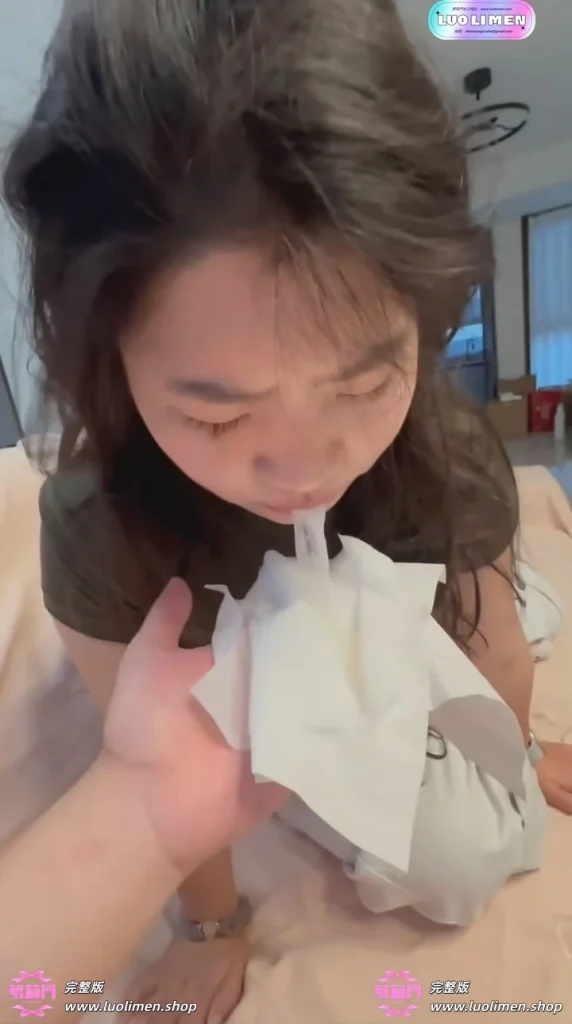 图片[12]-微胖小骚货，肉嘟嘟可爱粉嫩小穴湿粘淫汁，表面一脸淑女样 床上一股骚气样，这就是反差 [7P+3V243MB]-幼萝萌妹